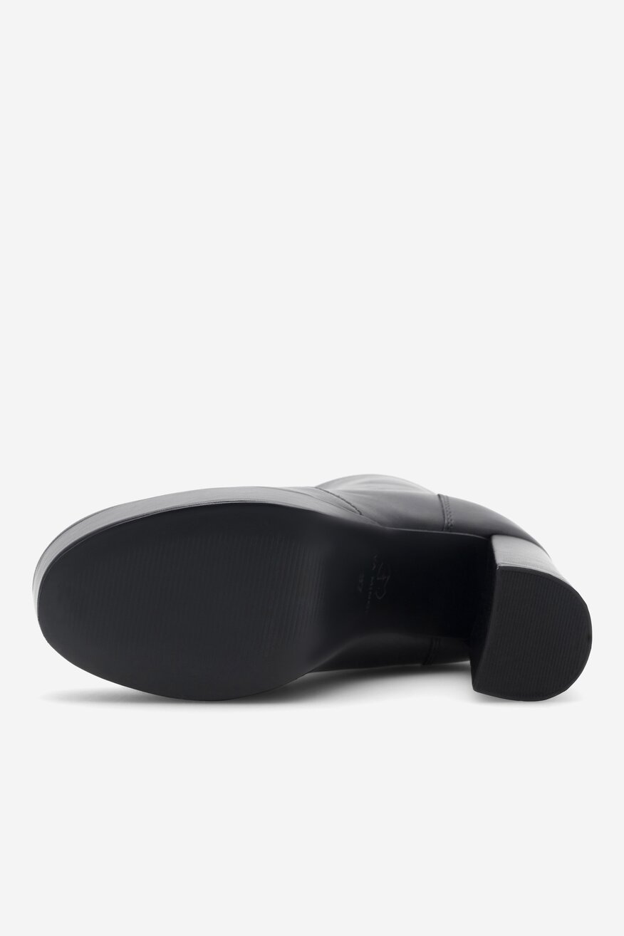 
                Ghete EVA MINGE NEGRU - 5905588004240