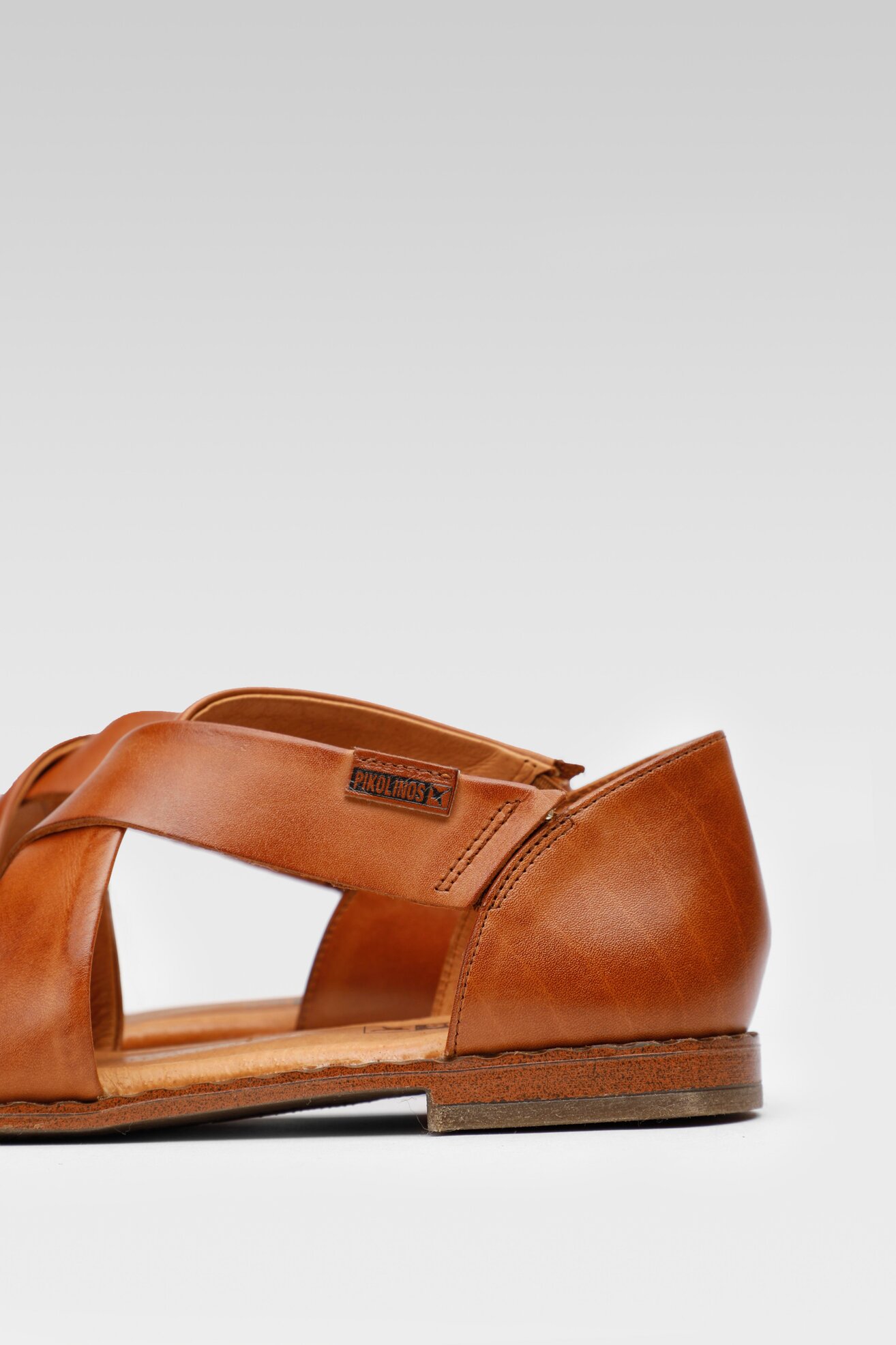 Sandały Pikolinos W0X-0552 Brązowy