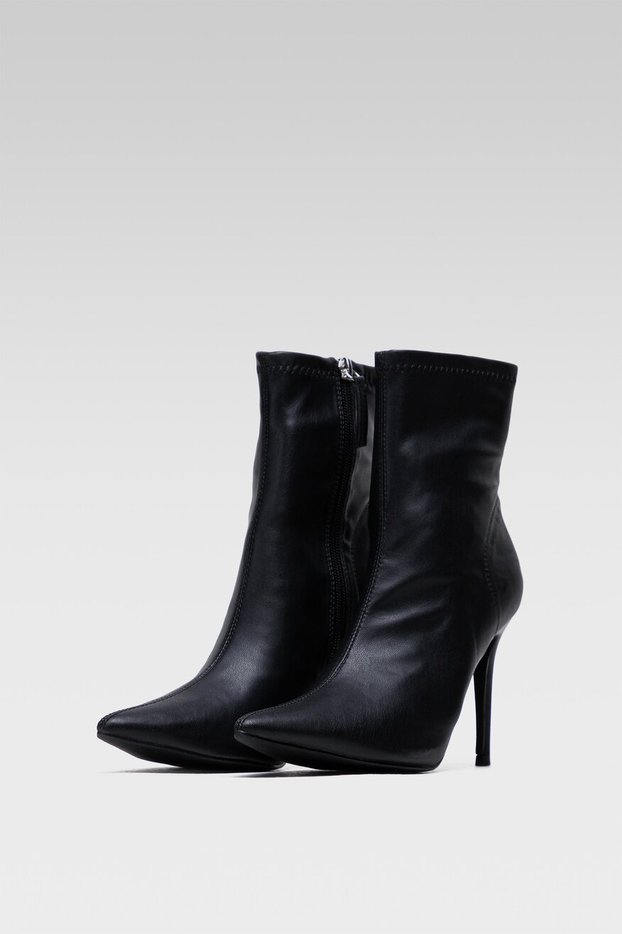 
                DeeZee - Botki szpice czarne - 5903698955360