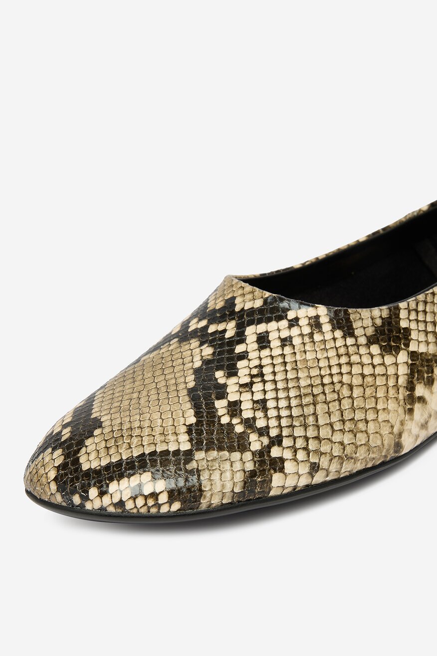 
                Балетки Gino Rossi ЧОРНИЙ - 5907964017820