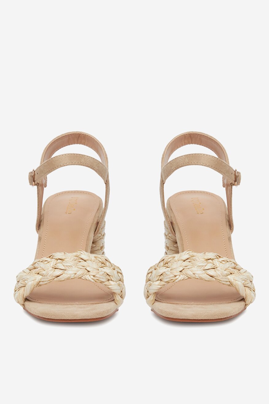 
                Сандали DeeZee БЕЖОВ - 5904410858181