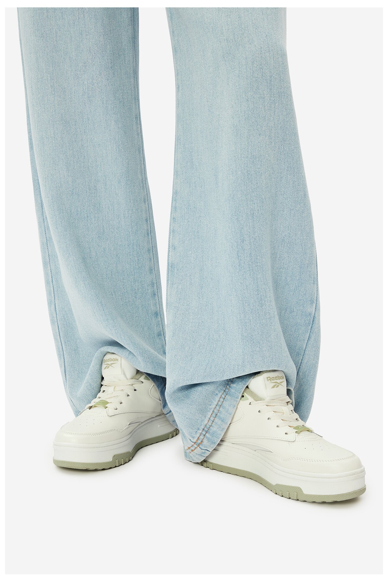 Sportska obuća Reebok REE VAMP AR30240WCK KREM