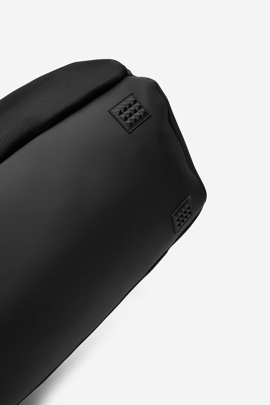 
                Utazó táska HUNTER FEKETE - 5906751350195