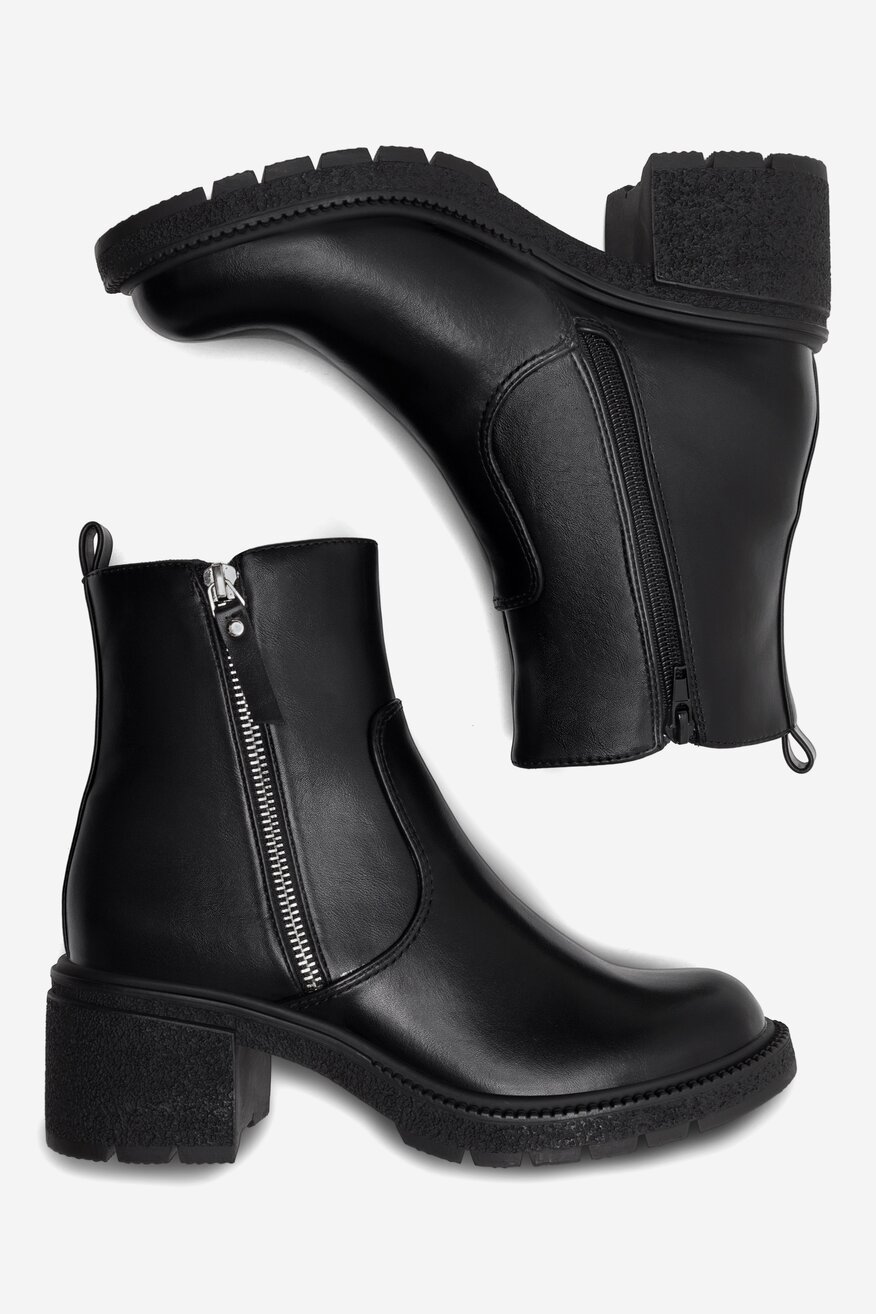 
                Боти Jenny Fairy ЧЕРЕН - 5905588042709