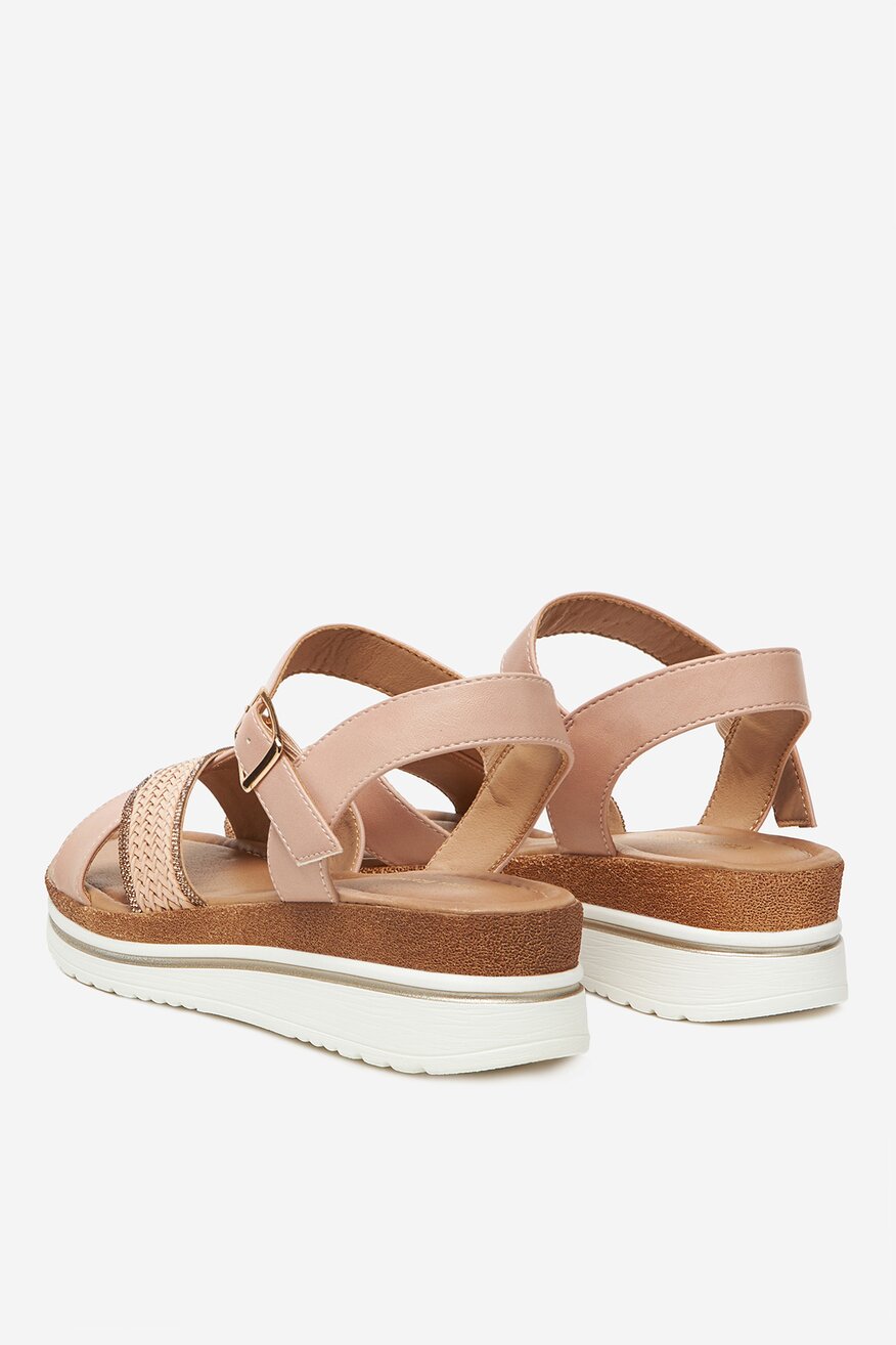 
                Clara Barson - Sandały na koturnie - 5903698794235