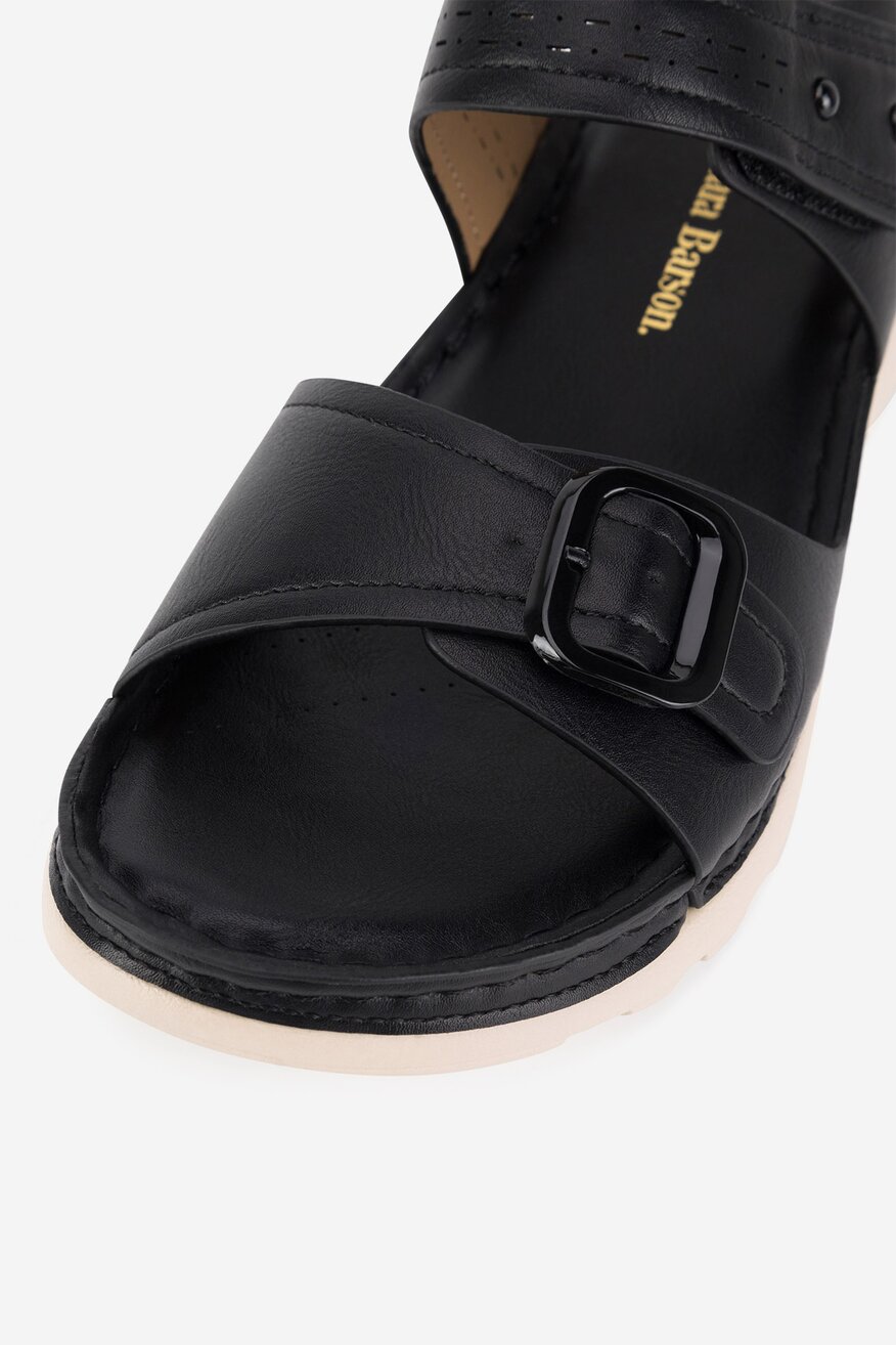 
                Clara Barson - Sandały na koturnie - 5905588632788