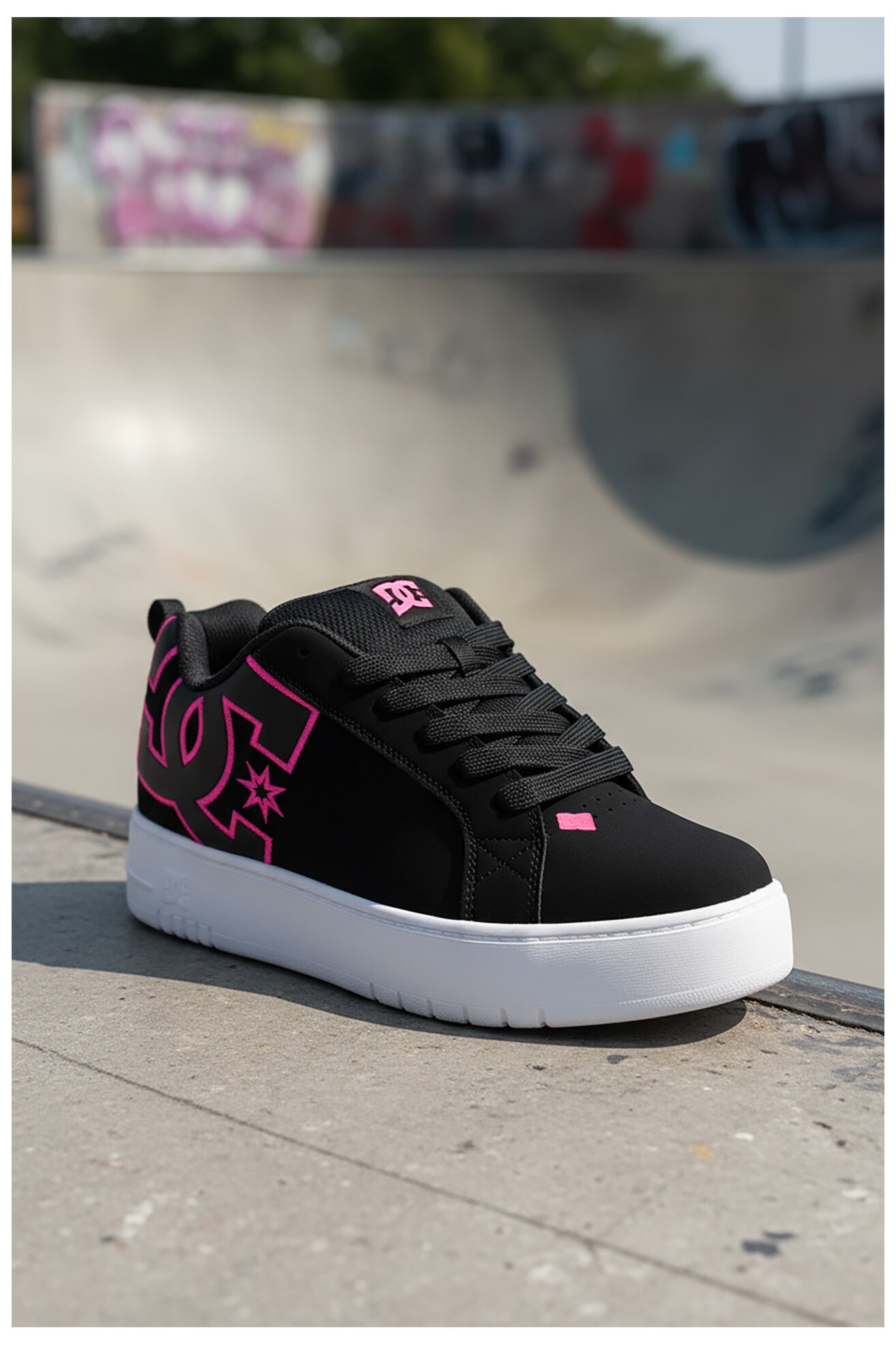 Кросівки спортивні DC Shoes EO-COURT GRAFFIK PLATFORM DC02422001 ЧОРНИЙ