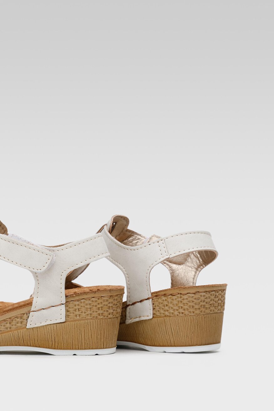 
                Sandale Inblu BEŽ - 5904248636357