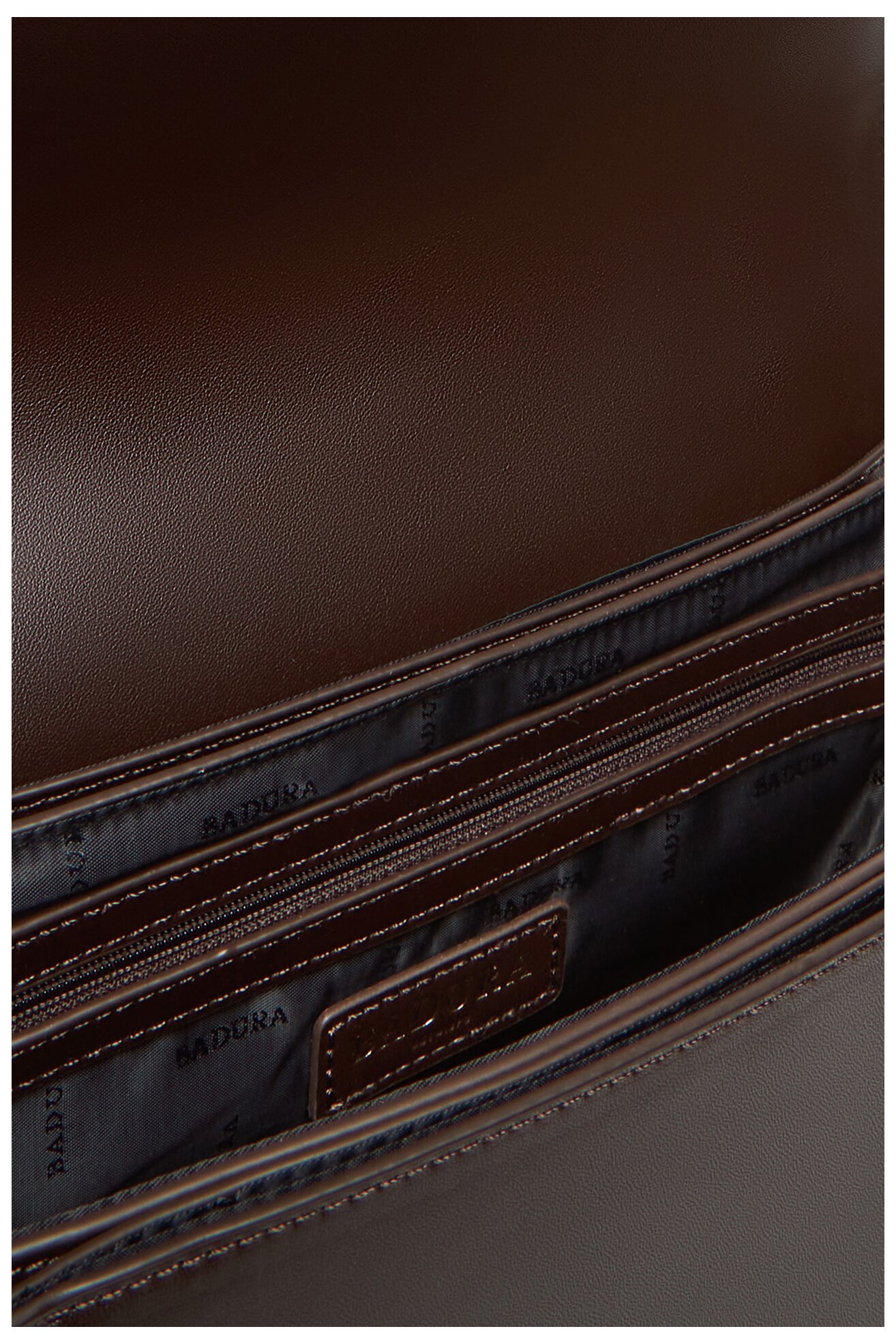 Kézitáska Badura WEN-1-01 SÖTÉTBARNA