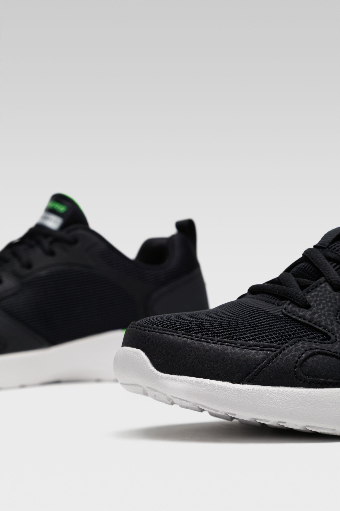 Obuwie sportowe Skechers 232292 BKLM Czarny