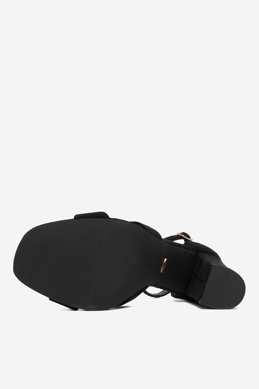 
                Сандали DeeZee ЧЕРЕН - 5906751933701