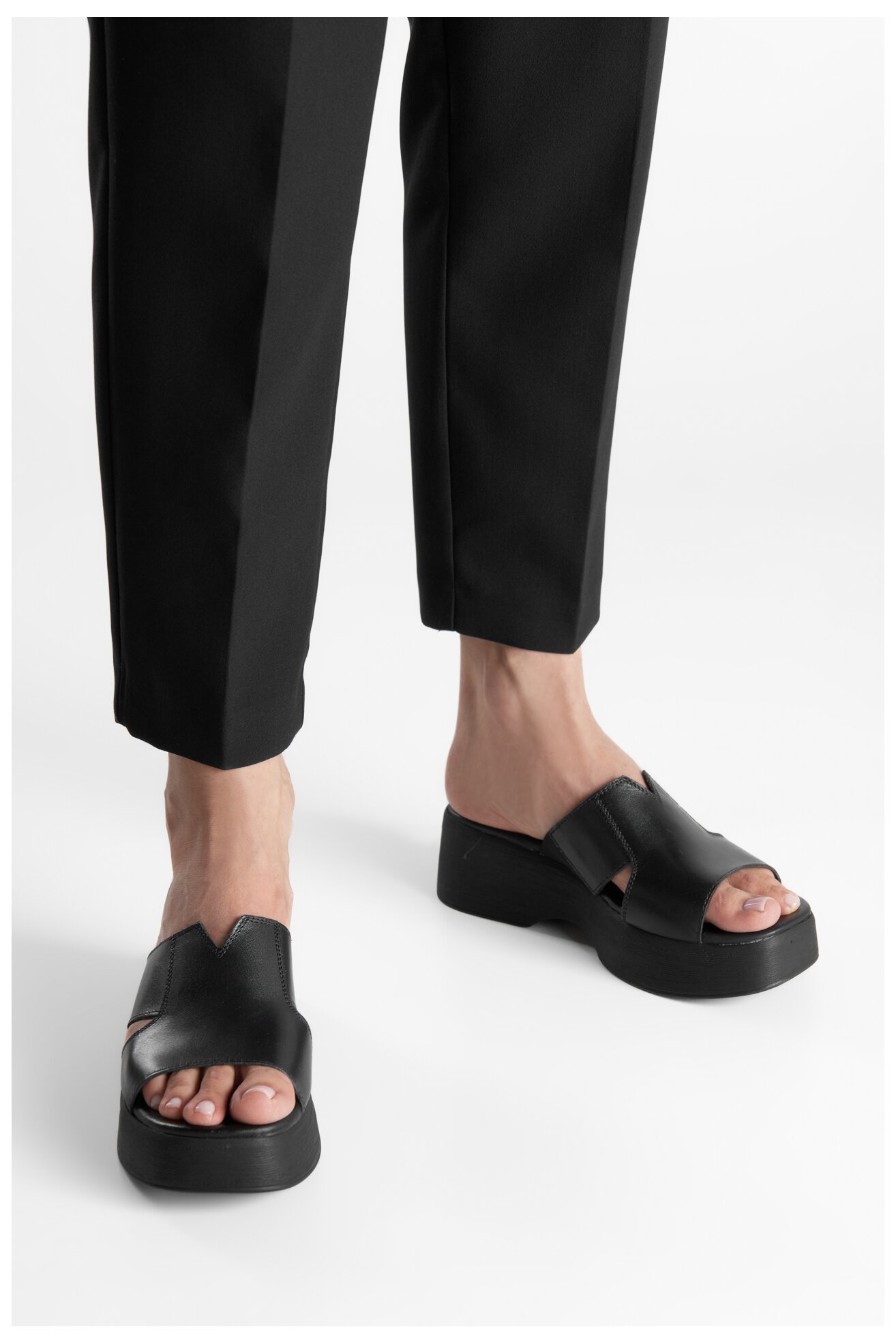 Șlapi Lasocki WI23-NAGINA-01 NEGRU