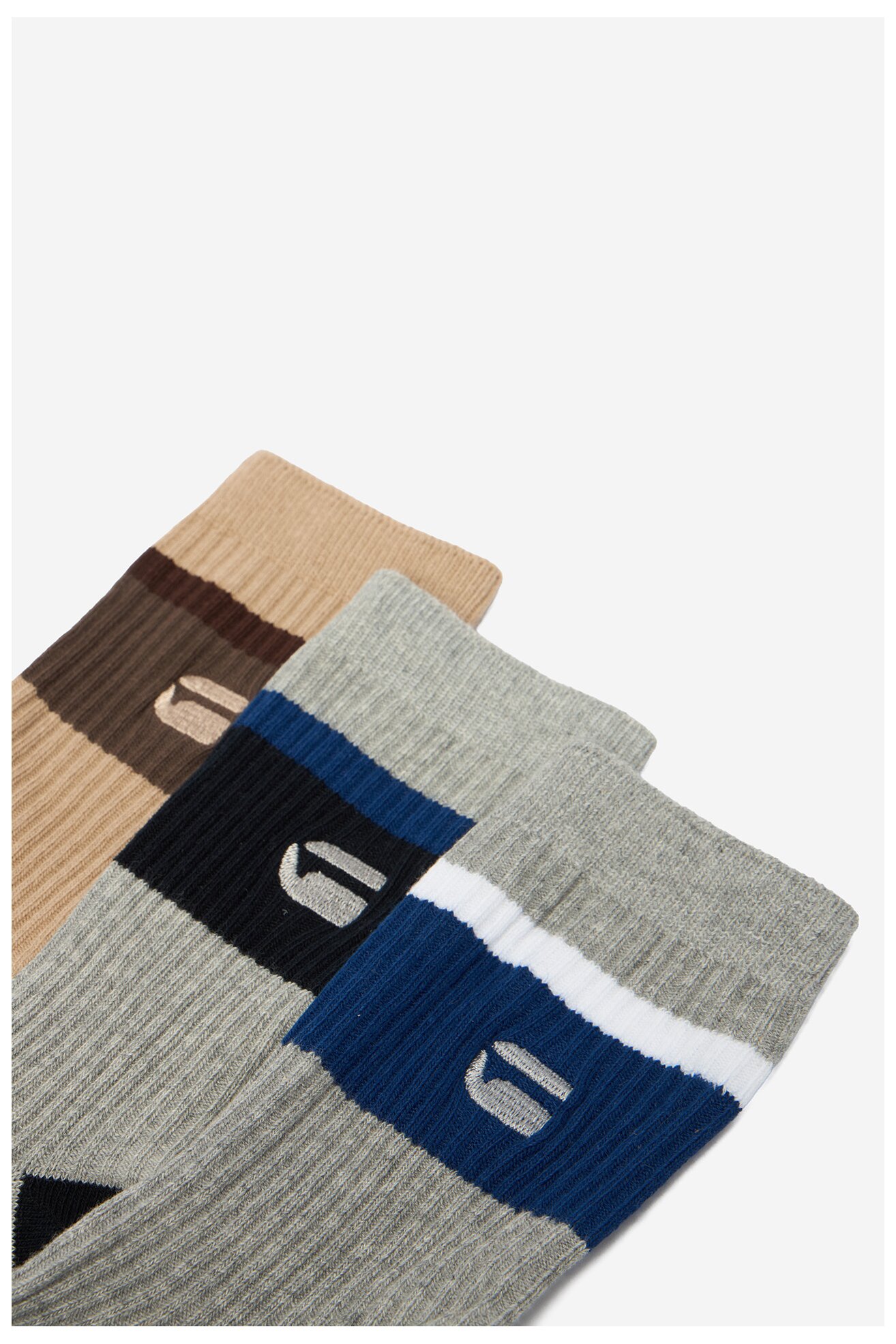 Soseste G-STAR RAW CEO_LA_G-STAR_20258_Z_AW25 (3-PACK) GRI DESCHIS