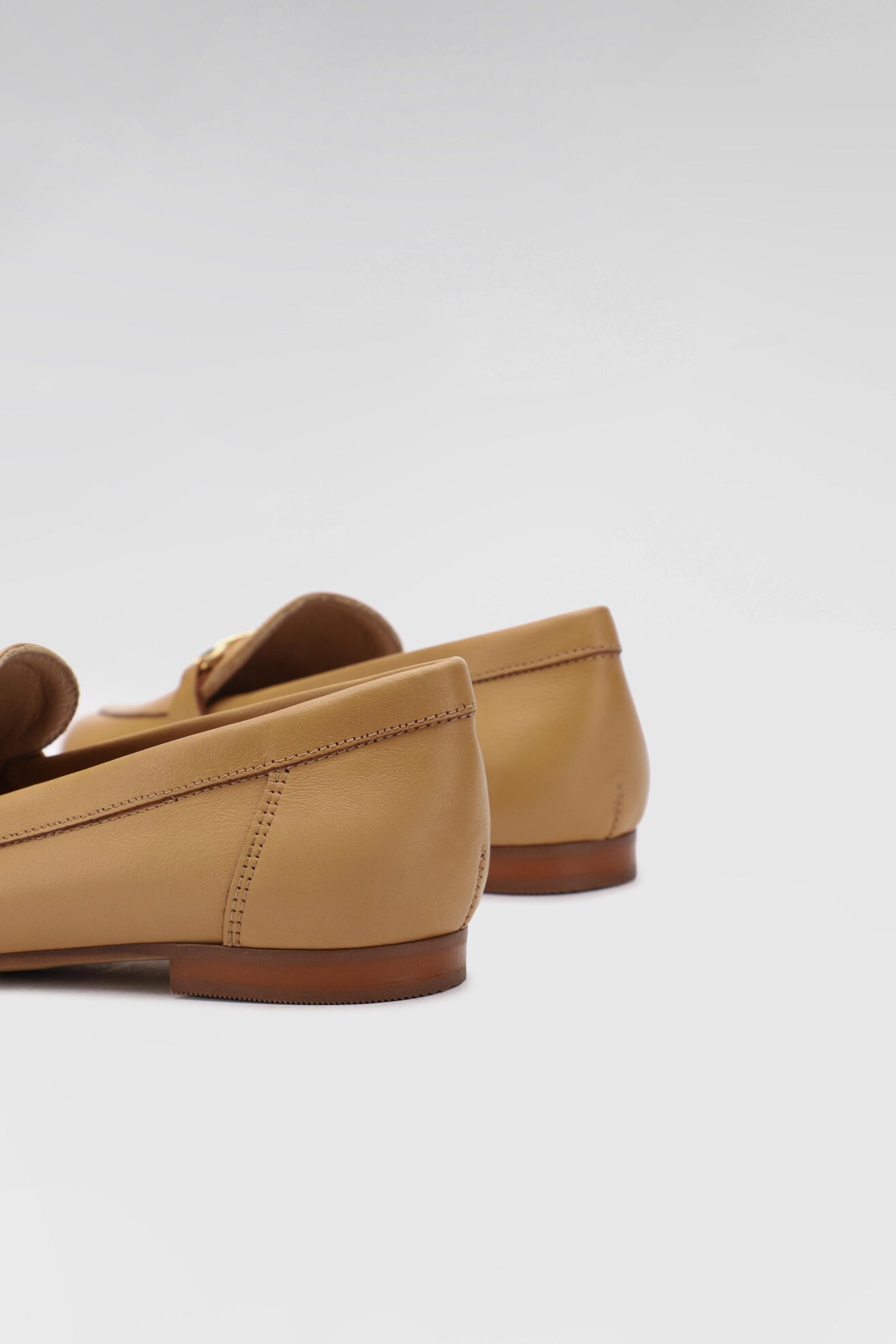 Półbuty Gino Rossi E21-23409LGS-AMBRA Camel