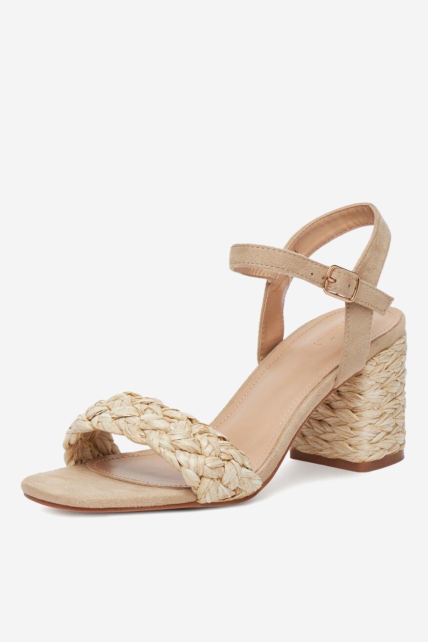 
                Сандали DeeZee БЕЖОВ - 5904410858181