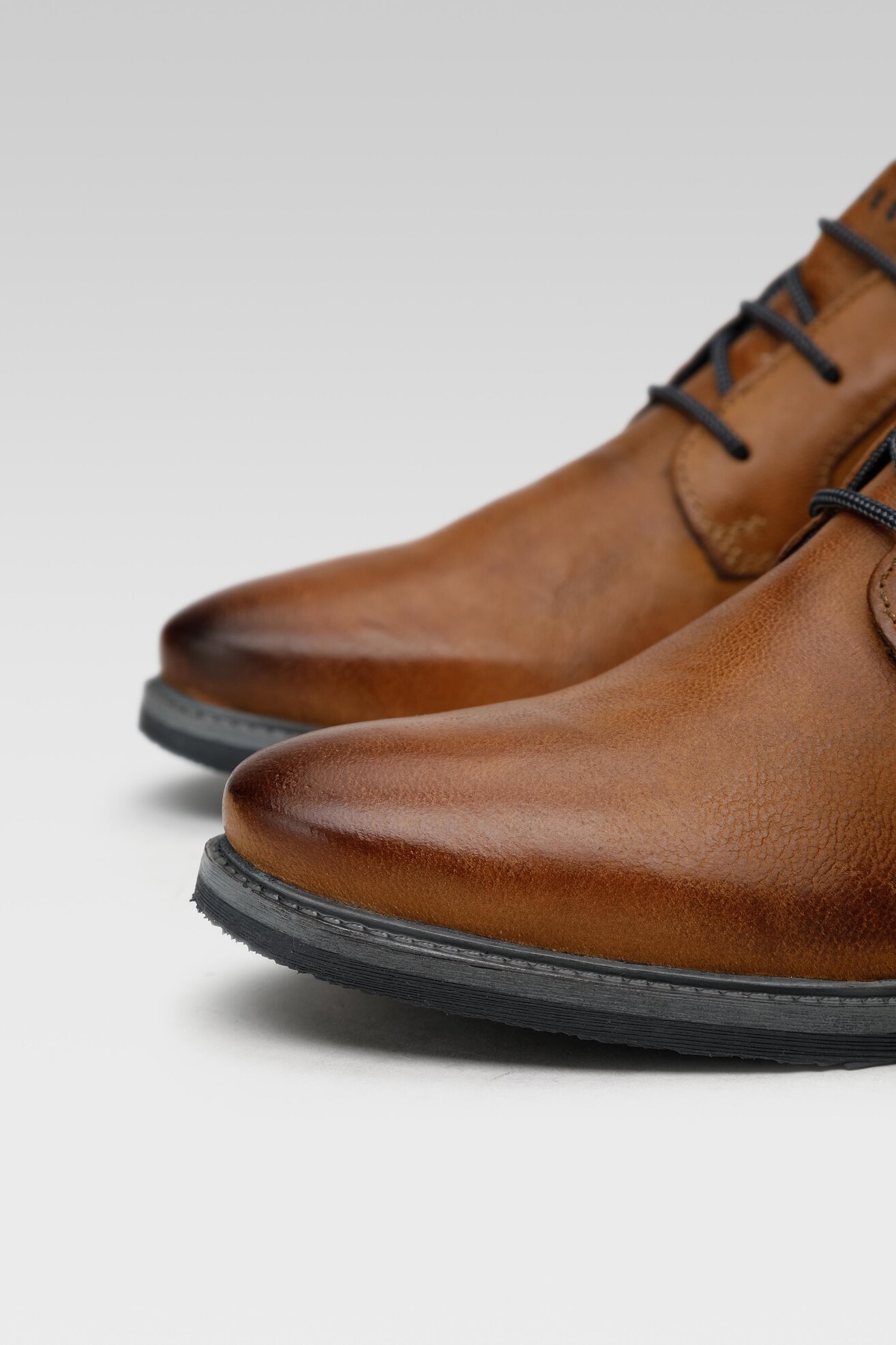 Trzewiki Bugatti 335-83431-3500-6300 Brązowy