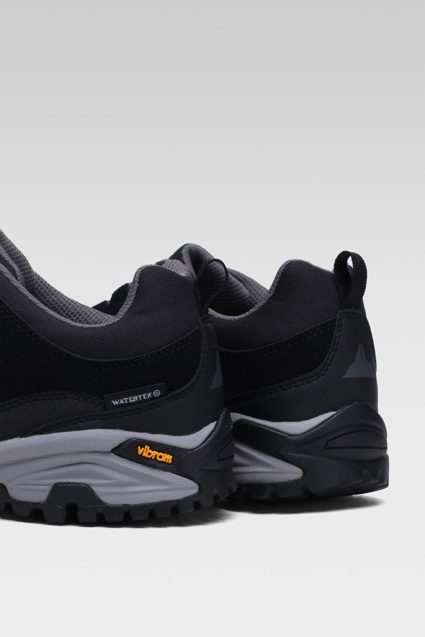 
                Everest - Obuwie sportowe czarne sznurowane - 5903698439778