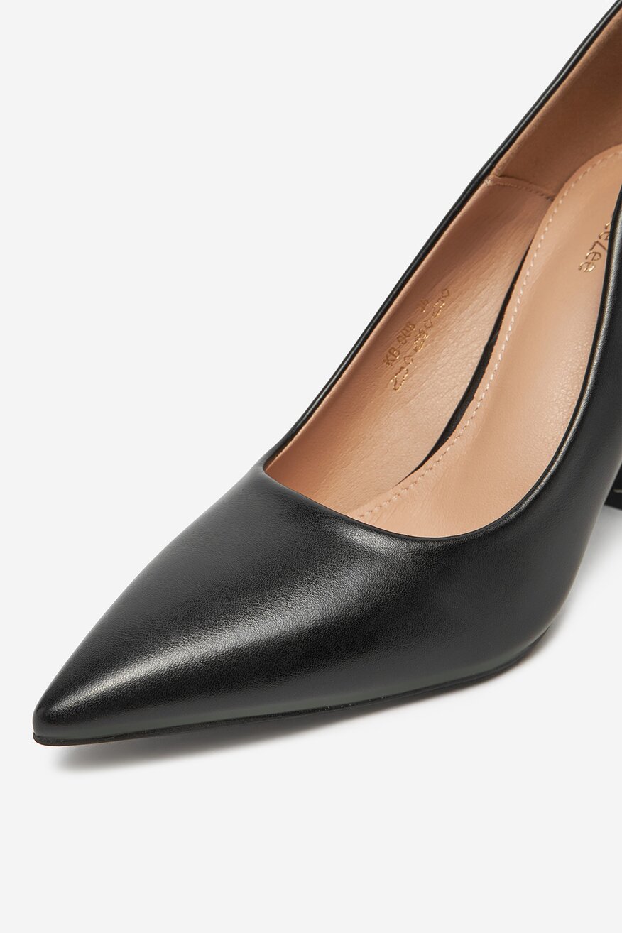 
                Körömcipő DeeZee FEKETE - 5906751090244