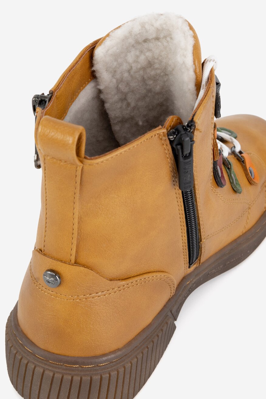 
                Боти Mustang ЖЪЛТ - 5905588870364