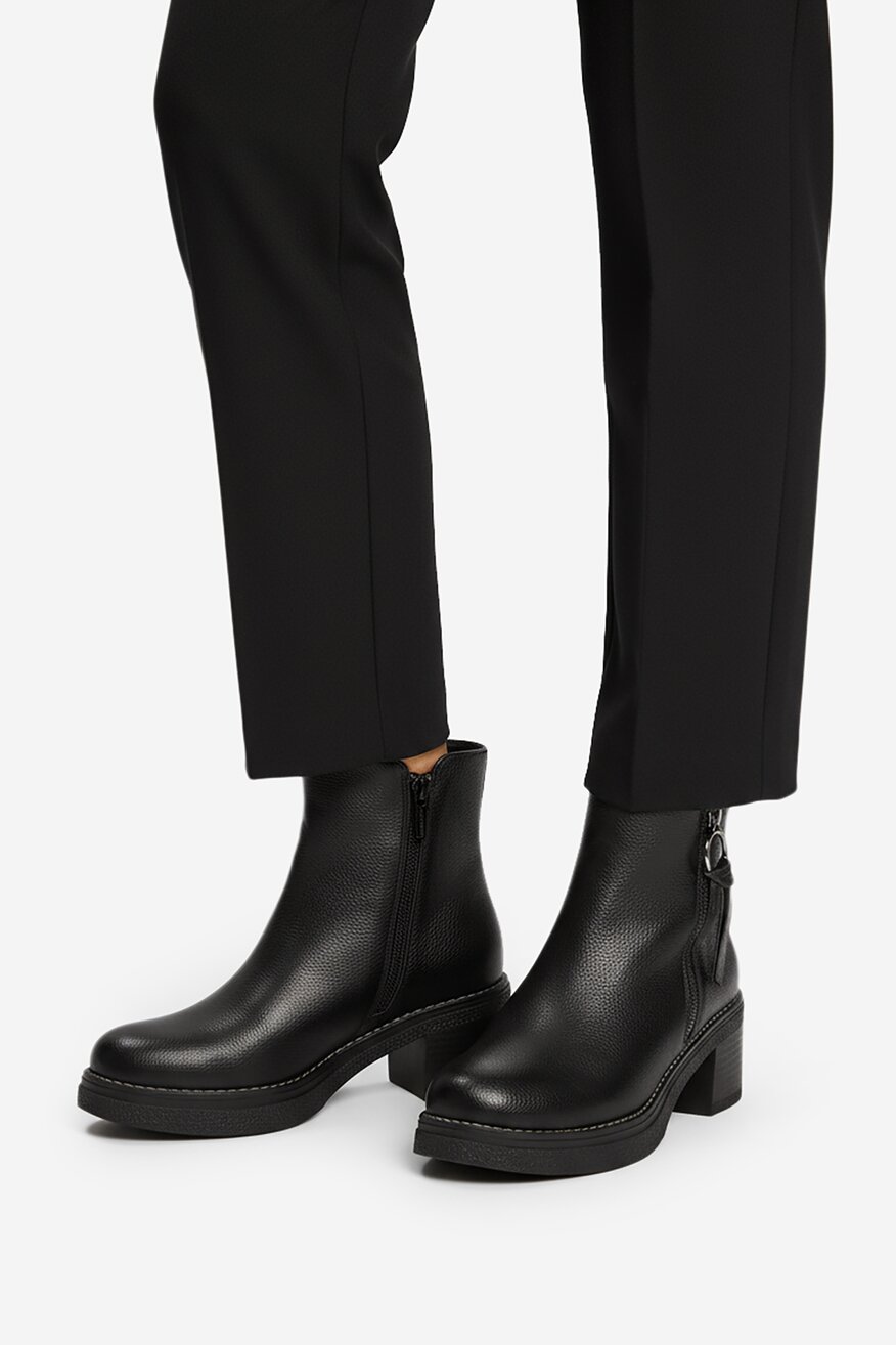 Clara Barson - Botki na słupku - 5906751436004