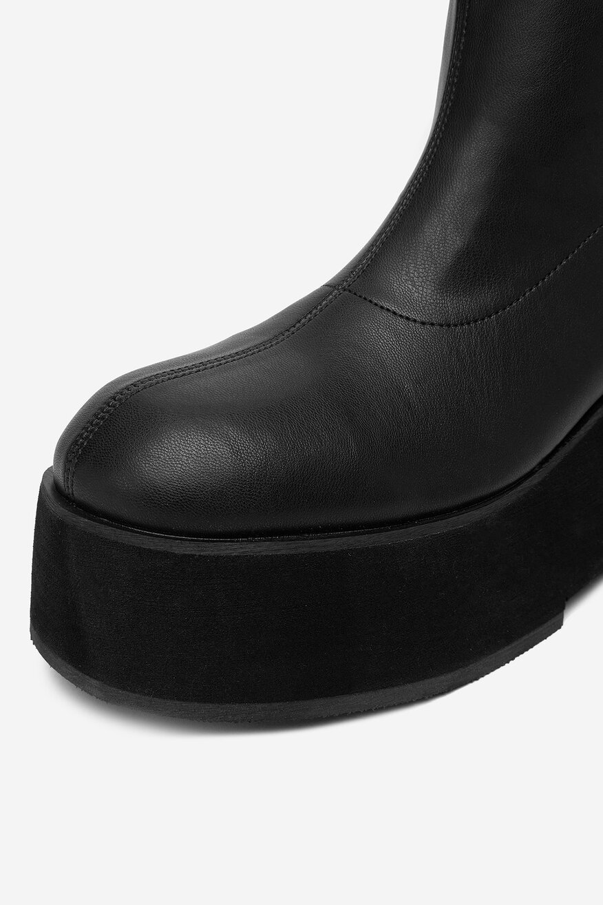 
                Боти DeeZee ЧЕРЕН - 5904410912326