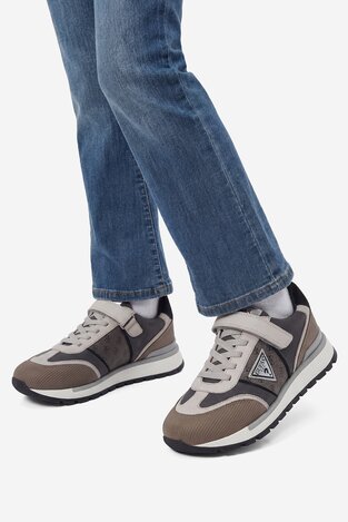 Кросівки GUESS EO-CI12-B541-01 СІРИЙ