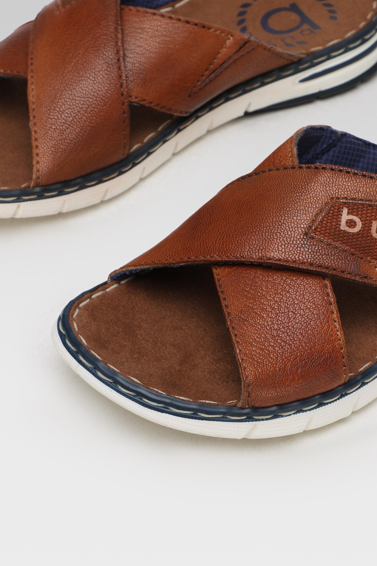 Klapki Bugatti 311-A3281-2169-6363 Brązowy