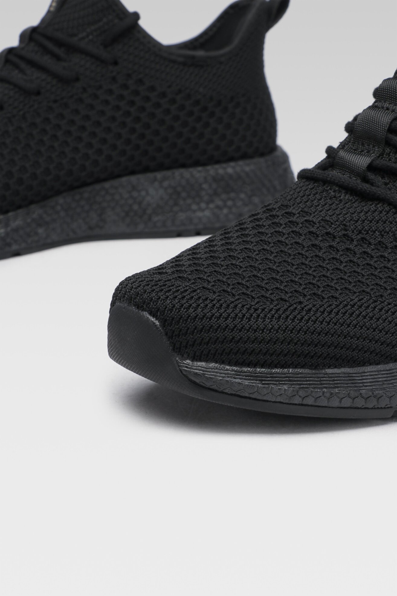 Obuwie sportowe Sprandi MP07-GVA1 Czarny