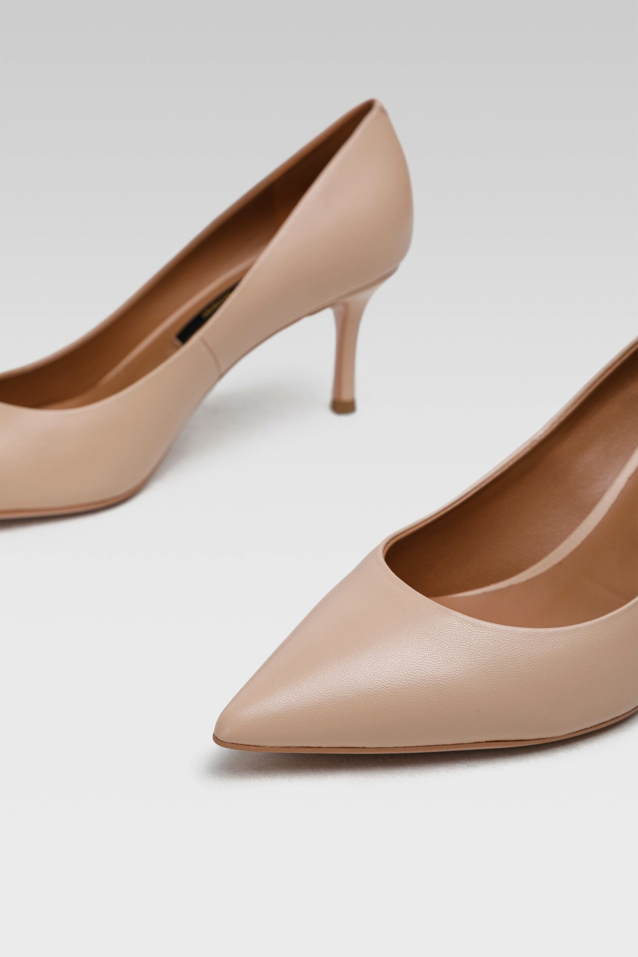 Czółenka Gino Rossi V255-03 Beżowy