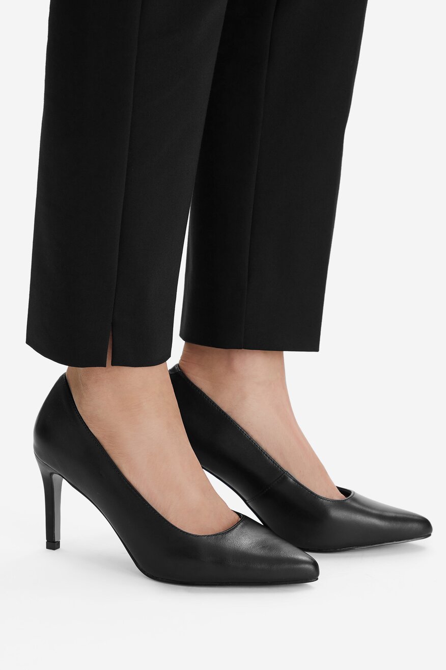 
                Cipele na štiklu Lasocki CRNA - 5906751725702