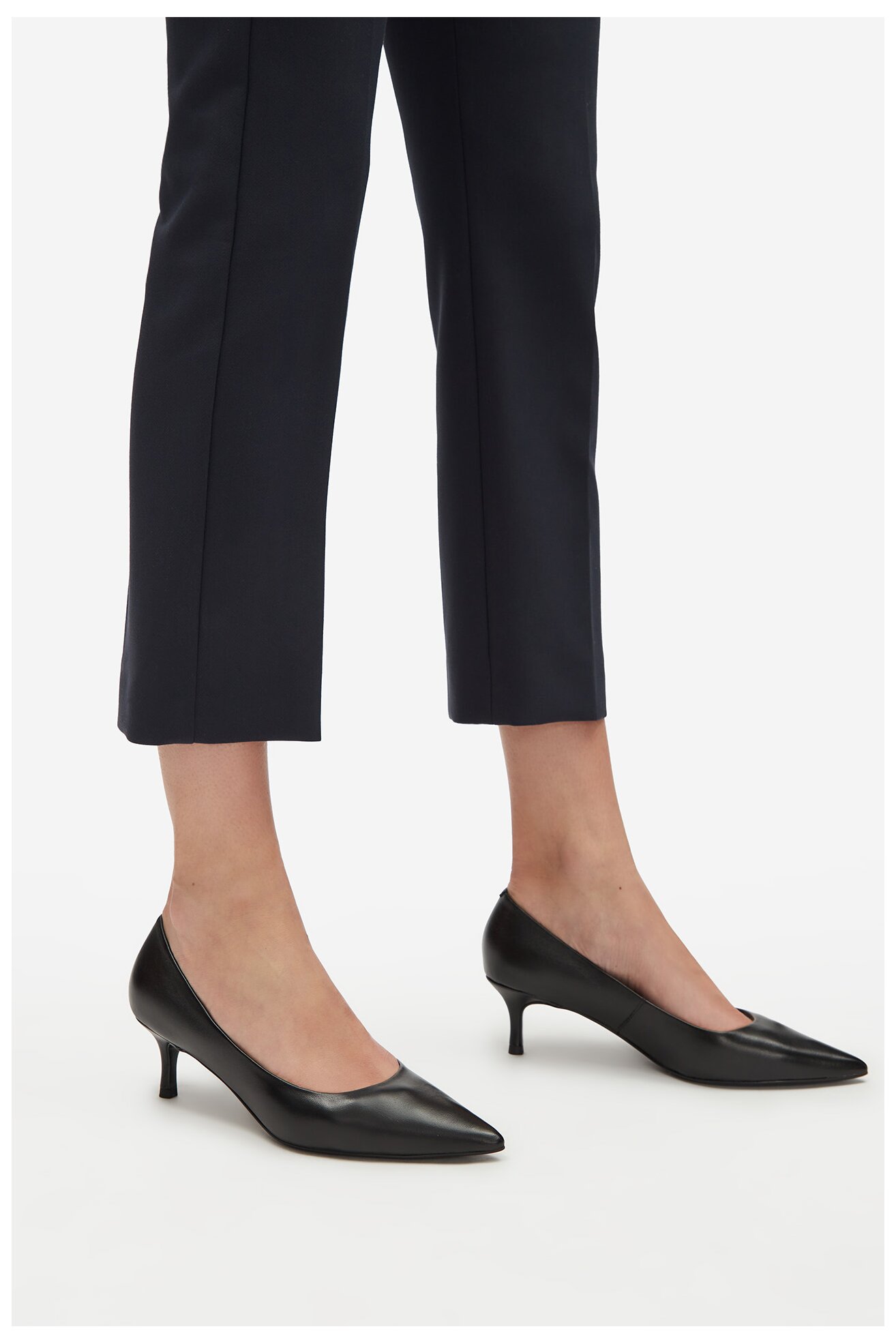 Cipele na štiklu Gino Rossi DANI-V1937-31-1 CRNA