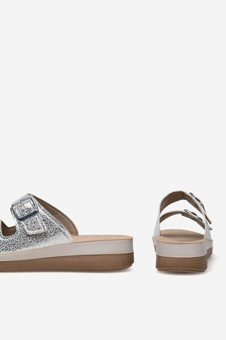 
                Шльопанець Inblu СРІБНИЙ - 5905588536291