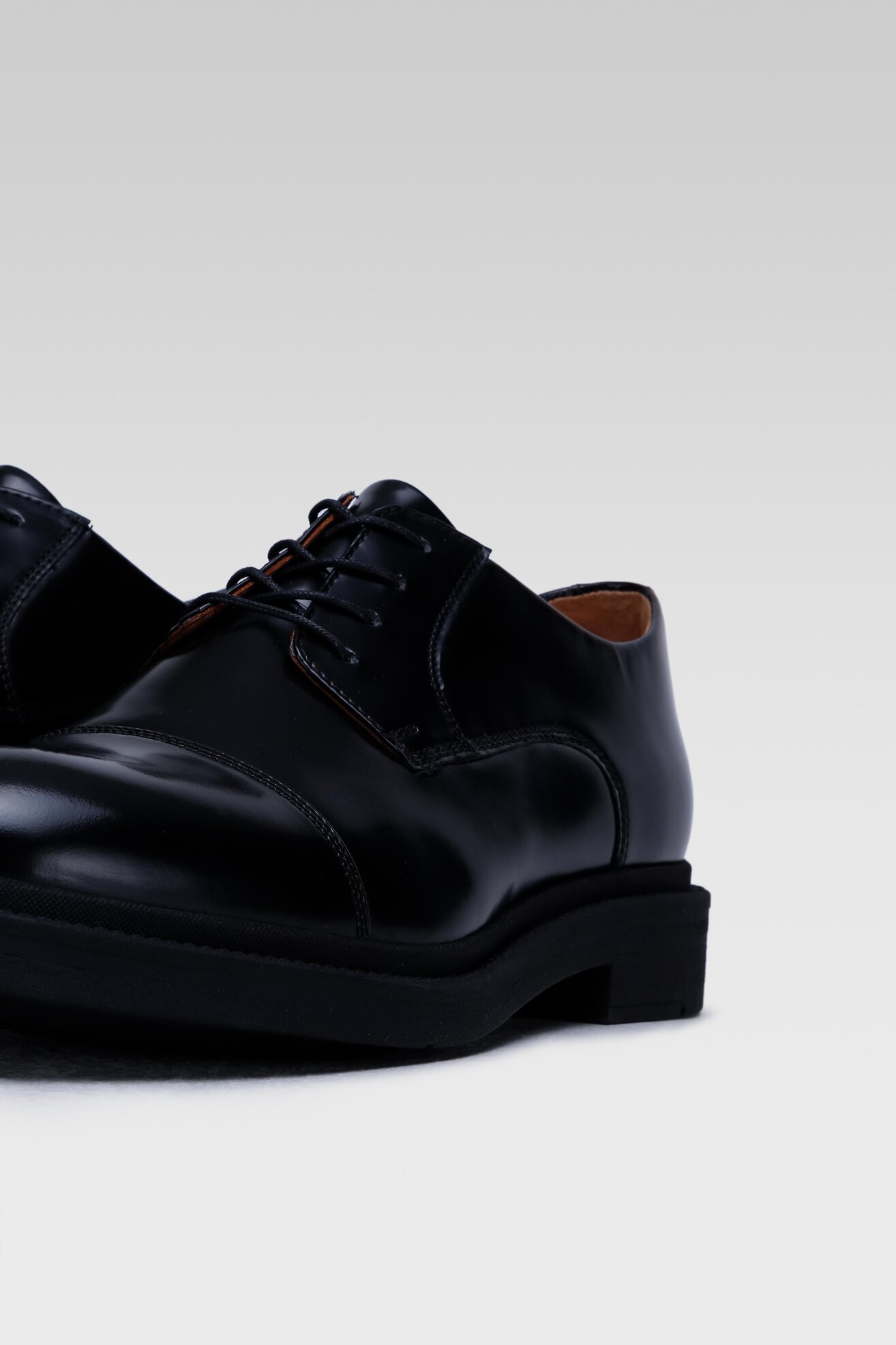 Półbuty Gino Rossi MI08-C878-877-06 Czarny