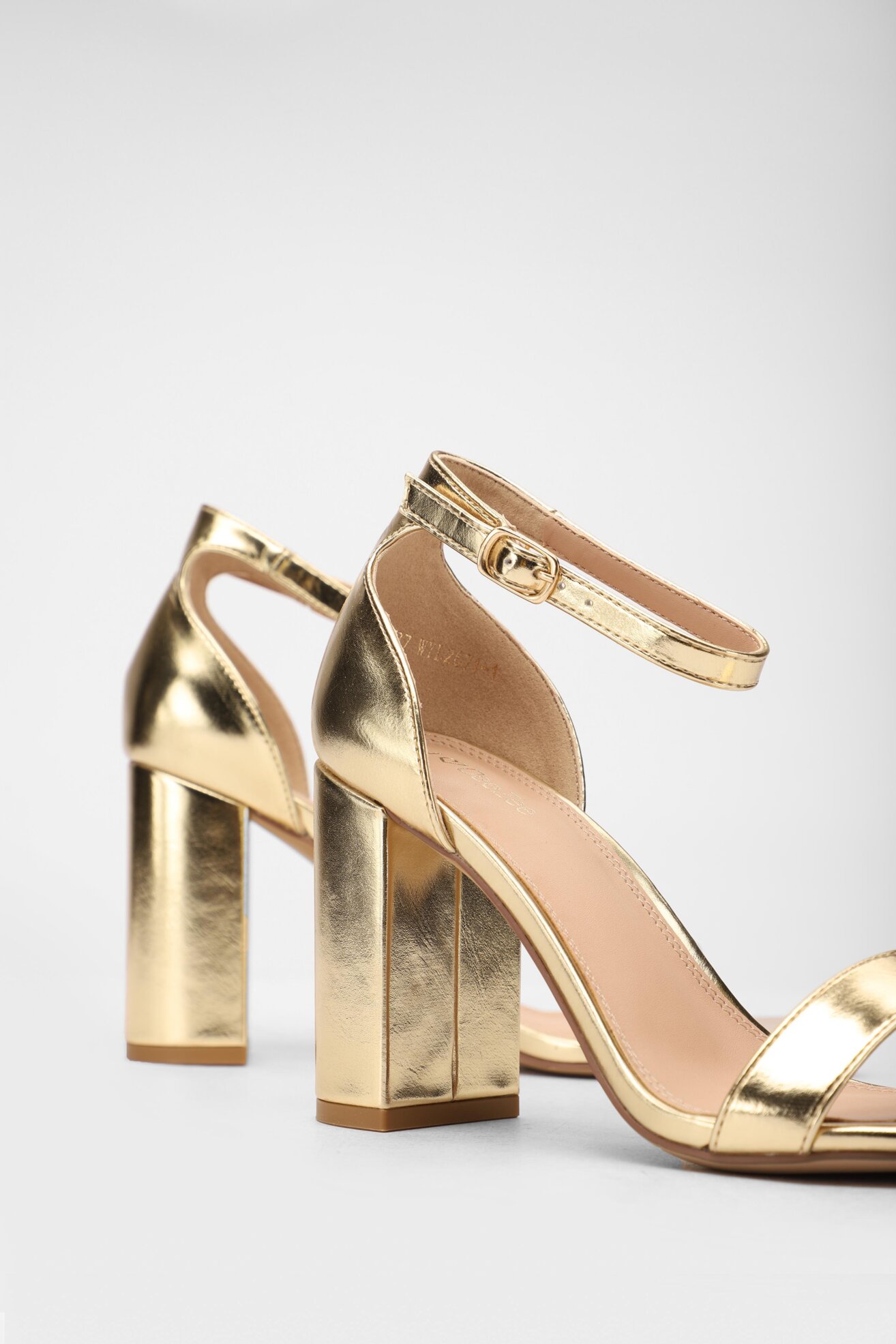 Sandały DeeZee WYL2671-1 Złoty