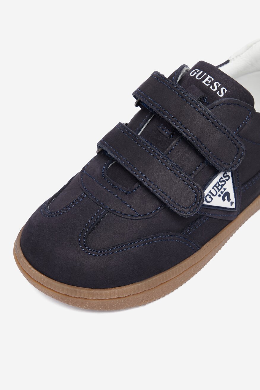 
                Кросівки GUESS ТЕМНО-СИНІЙ - 5907964439424