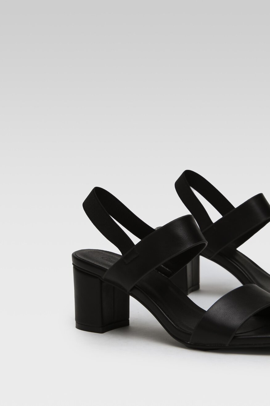 
                Сандалі Clara Barson ЧОРНИЙ - 5904862766140