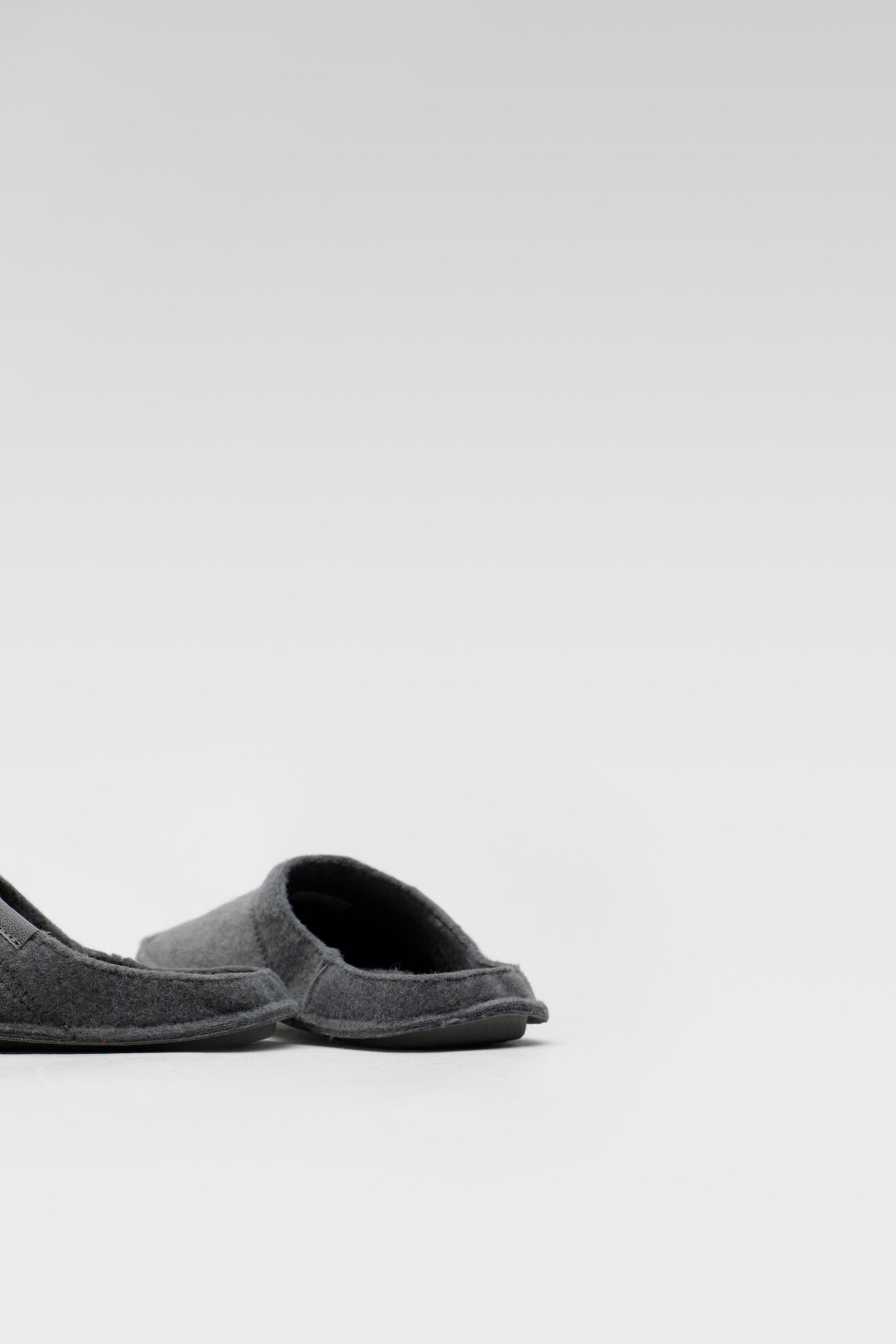 Papucs Crocs BAYA SLIPPER 205917-0IF SZÜRKE