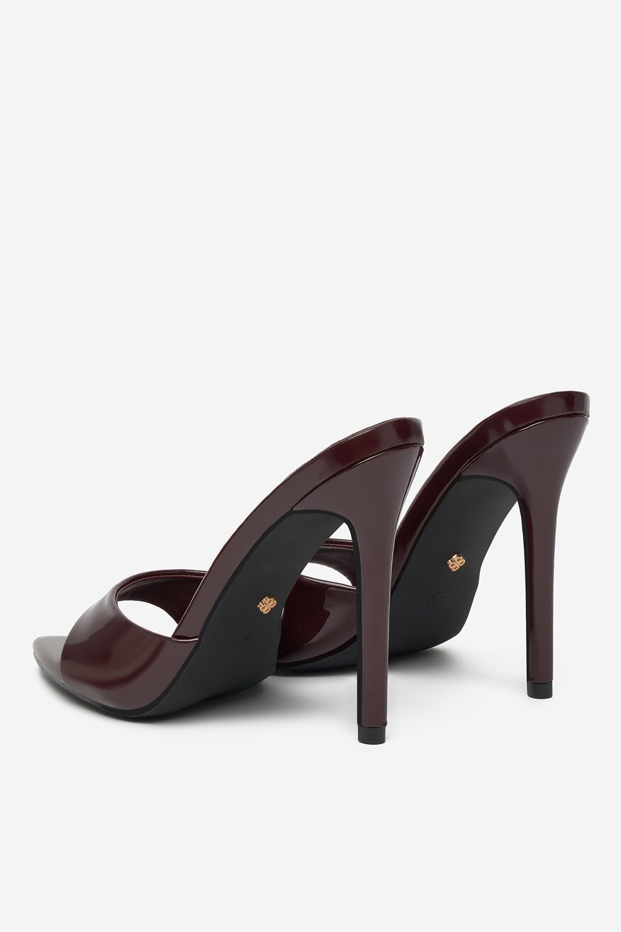 
                DeeZee - Klapki na obcasie - 5906751094778