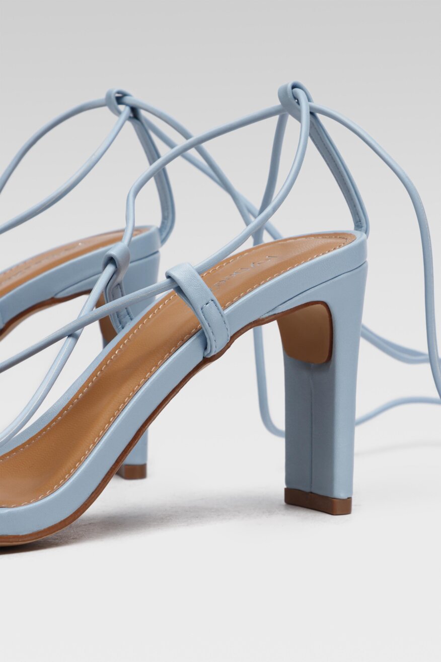 
                DeeZee - Sandały na obcasie rzymianki - 5903698489285