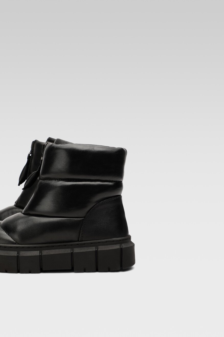 
                Lasocki Young - Skórzane kozaki czarne - 5904862445038