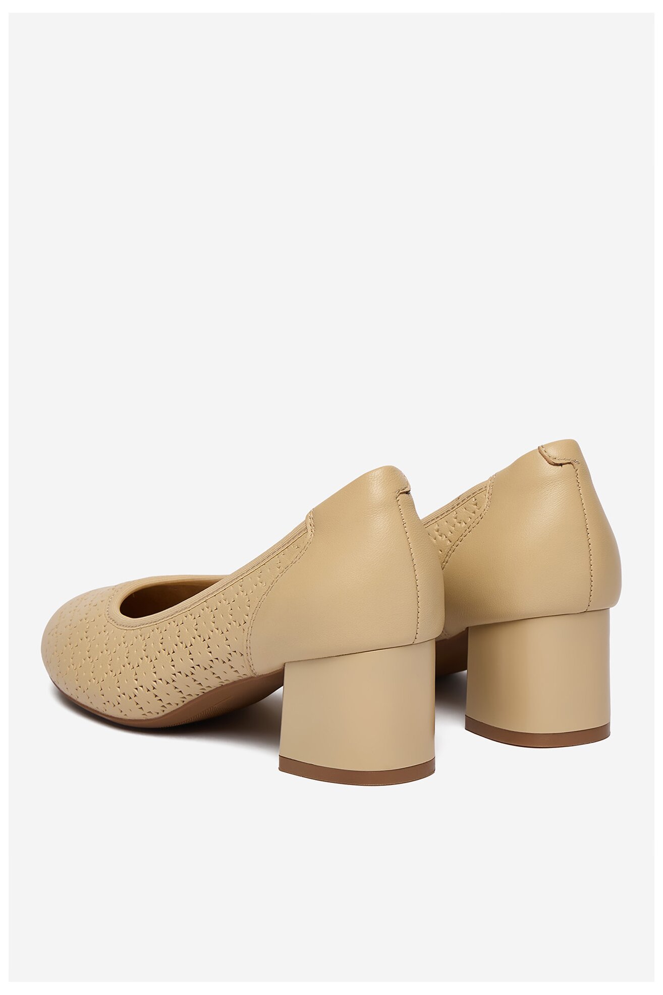 Елегантни обувки Lasocki CEO-WYL4060-4Z БЕЖОВ