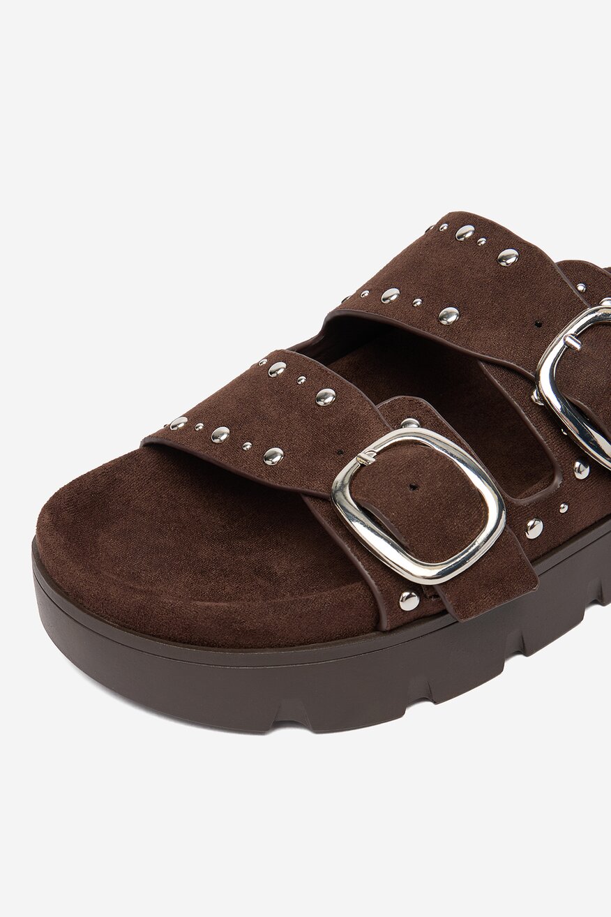 
                Шльопанець DeeZee КОРИЧНЕВИЙ - 5906751662205