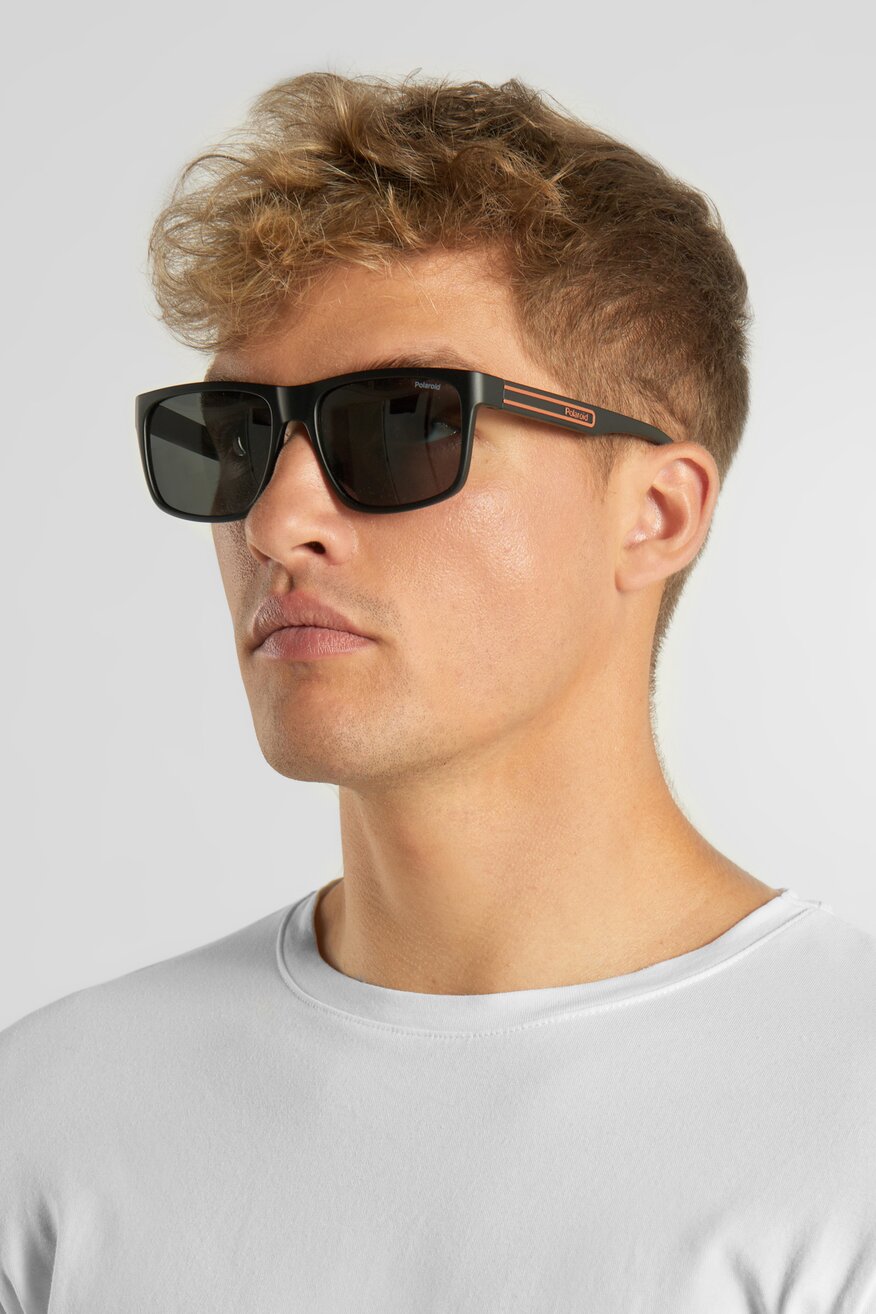 
                Muške sunčane naočare Polaroid CRNA - 5905588897637