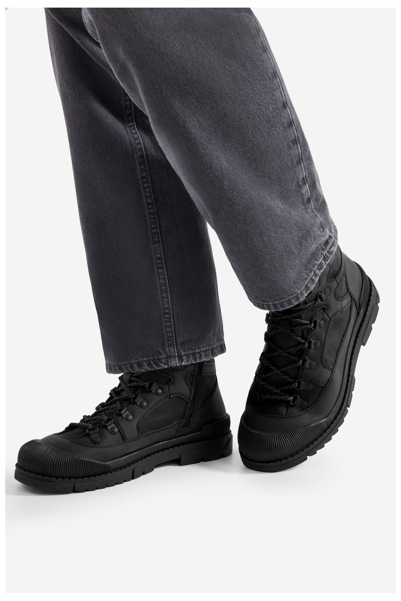 Csizma Badura MUSK-04 MI08 FEKETE