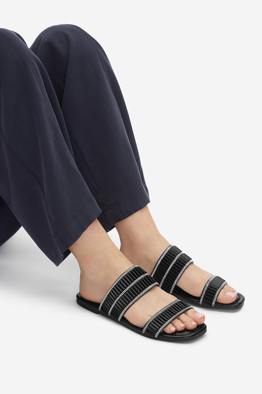 
                Șlapi Jenny NEGRU - 5904862335902