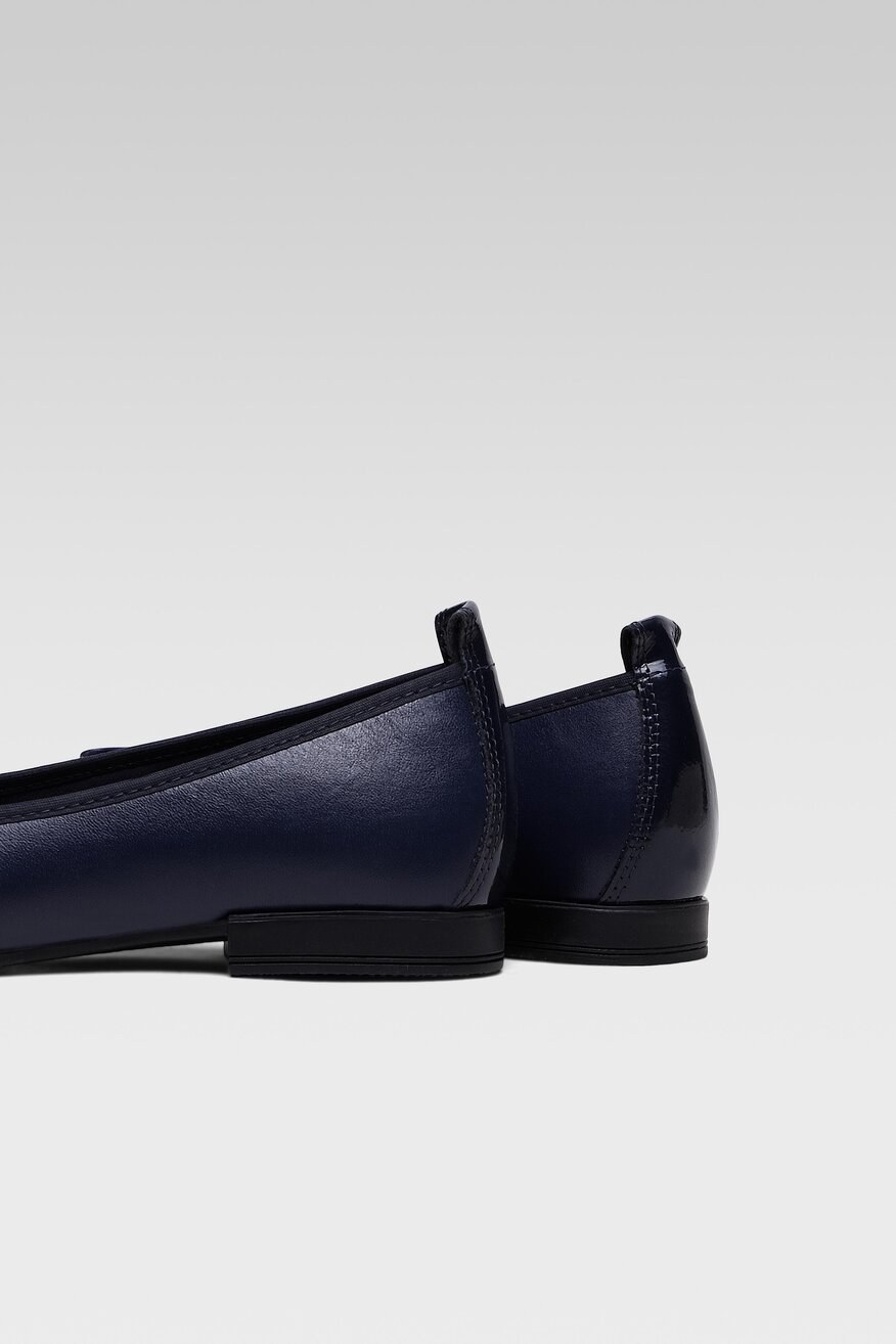 
                Lasocki - Skórzane baleriny granatowe - 5904248422448