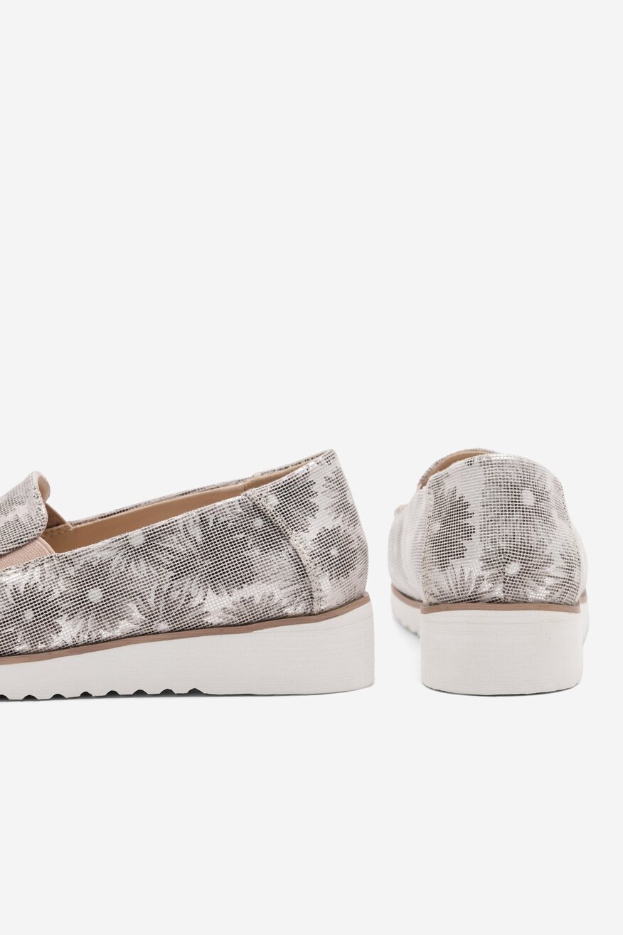 
                Clara Barson - Półbuty na koturnie - 5904862860176