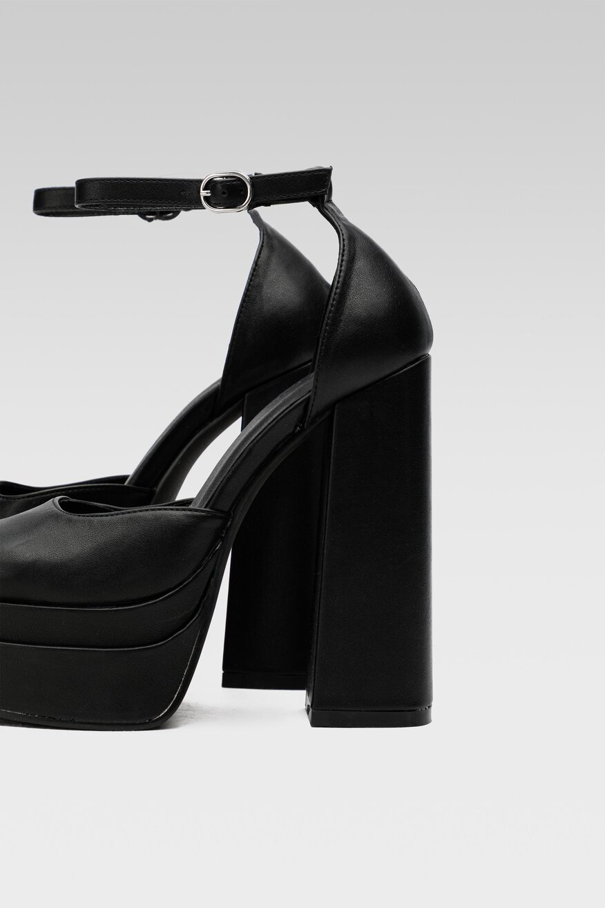 
                Jenny Fairy - Czółenka na platformie - 5904862366074