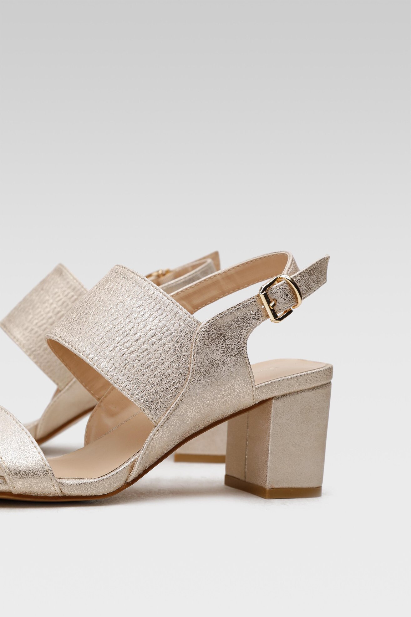 Sandale Clara Barson WYL2954-1 ZLATNA