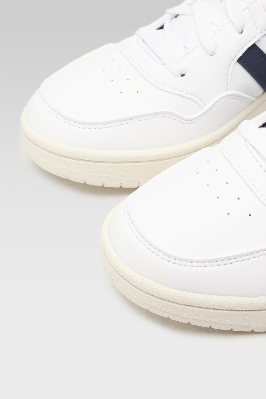 
                adidas - HOOPS 3.0 - 5904862435039